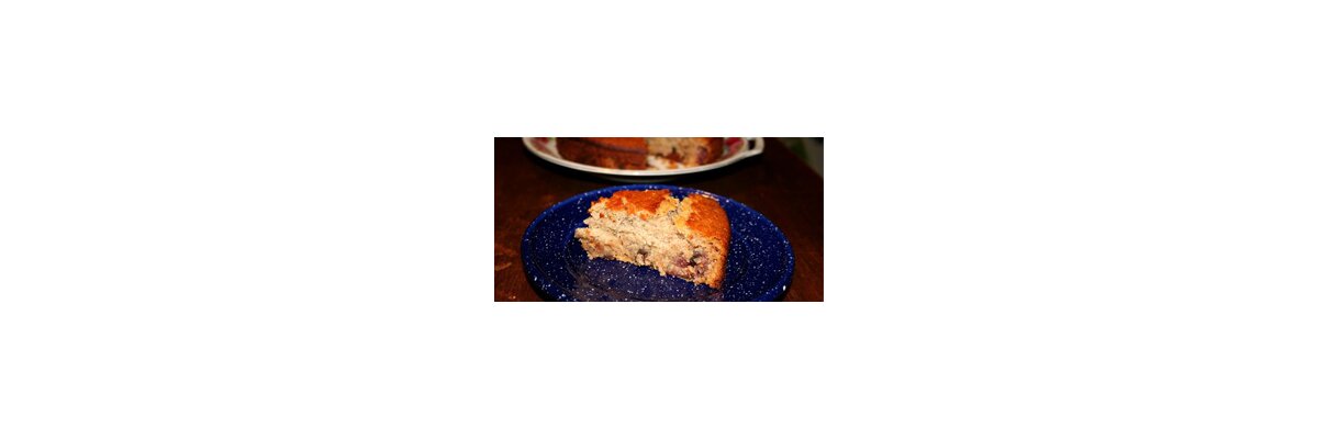 Einfacher veganer Kirsch Marzipan Kuchen mit Schokodrops - Einfacher veganer Kirsch Marzipan Kuchen - Rezept