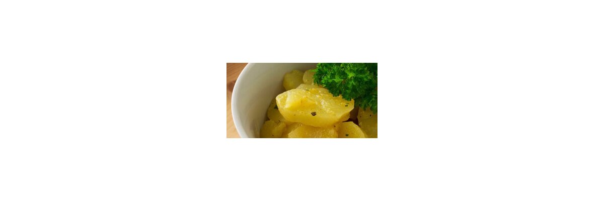 Omas 4-Zutaten-Kartoffelsalat - Rezept für Omas veganen 4-Zutaten-Kartoffelsalat
