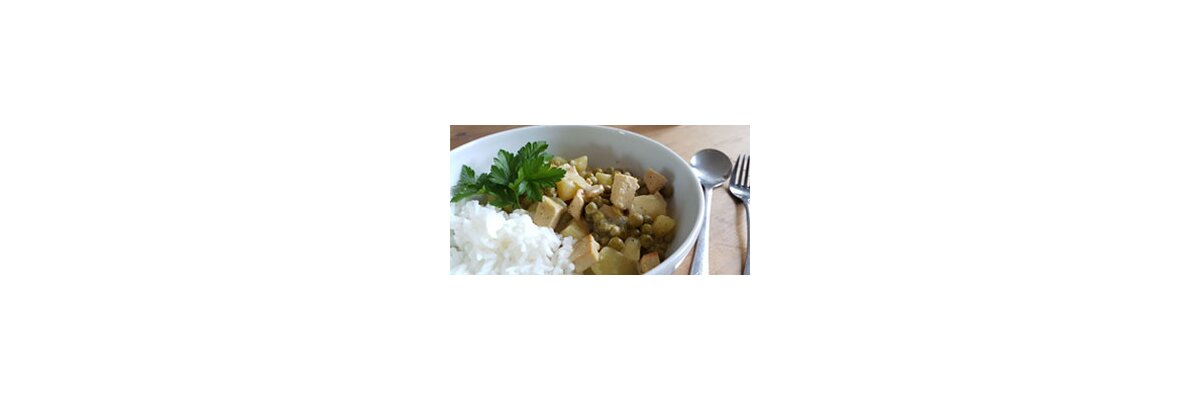 Veganes Tofu-Erbsen-Curry mit Erdnusssauce - Veganes Tofu-Erbsen-Curry mit Erdnusssauce
